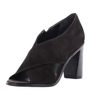 Bernardo Henry Crisscross Peep Toe Block Heel Black Nubuck Heels Size 9M